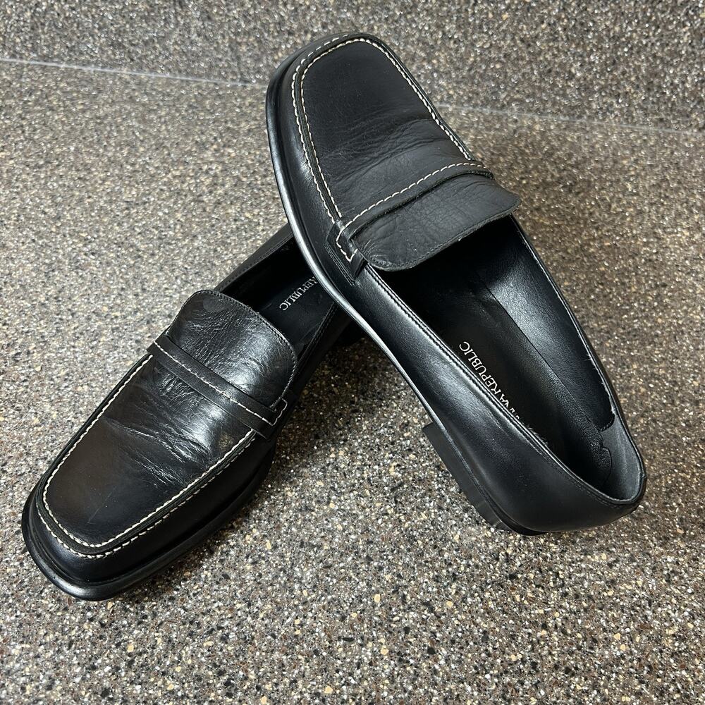 Banana Republic Women's Sz 6.5 Black Leather Flats Comfort Casual Slip On Loafer